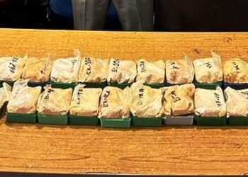 Drugs worth over 2 crore abandoned in Sumo