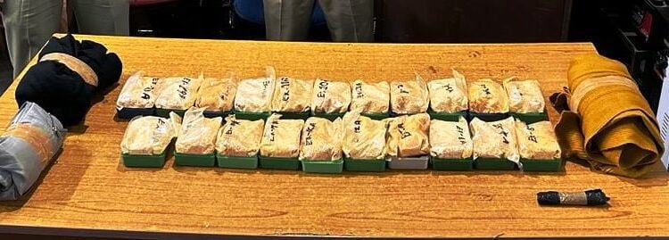 Drugs worth over 2 crore abandoned in Sumo