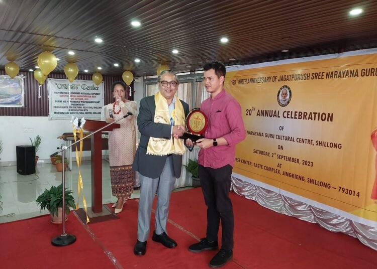 3 personalities conferred with Sree Narayana Guru award