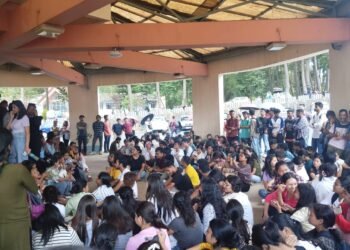 NEHUSU holds protest to demand relative grade system