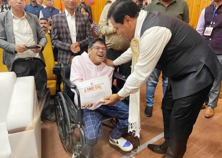 Sonowal calls on student to work hard towards nation-building