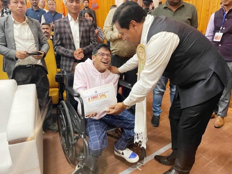 Sonowal calls on student to work hard towards nation-building