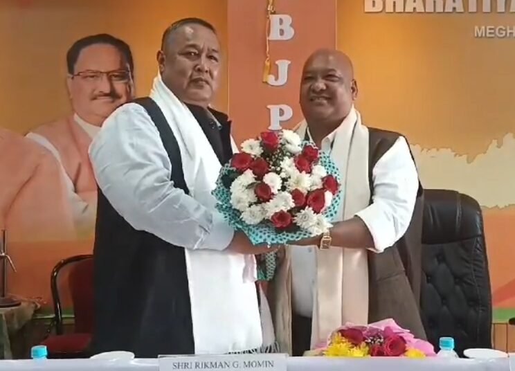 Dendrobium orchid cut flower project started in Nongdiengngan