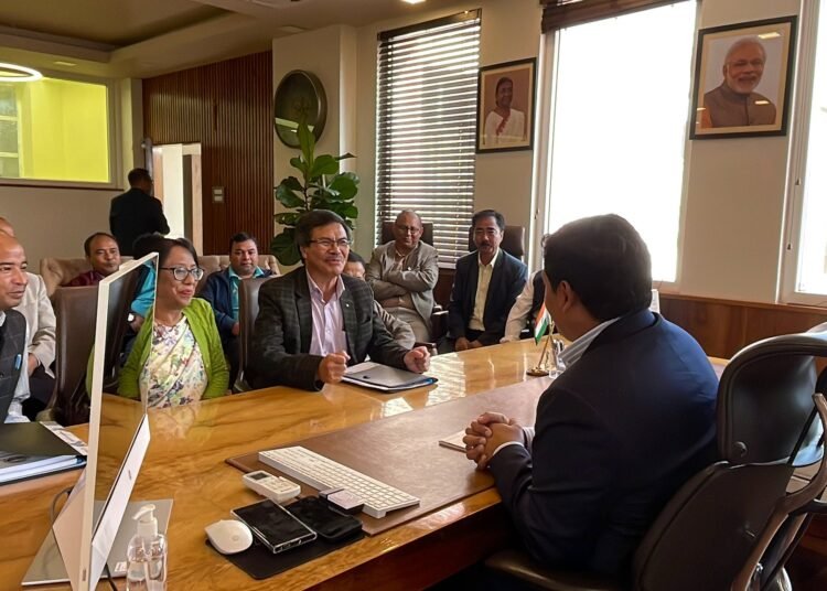 Make Khasi an official language of State: KAS