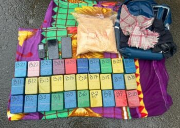 900g of heroin seized, 3 arrested in drug bust on bus