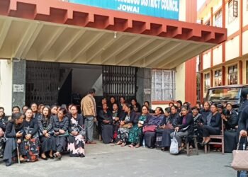 Wearing black clothes, staff protest outside JHADC over pending dues