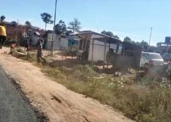 Truckers chase away toll gate workers