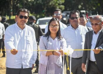 Govt working on road, power, housing, info & water for all: CM