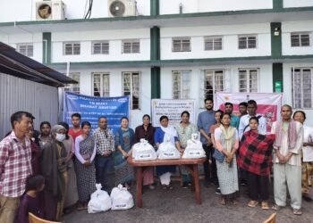 Sponsors distribute food baskets to TB patients