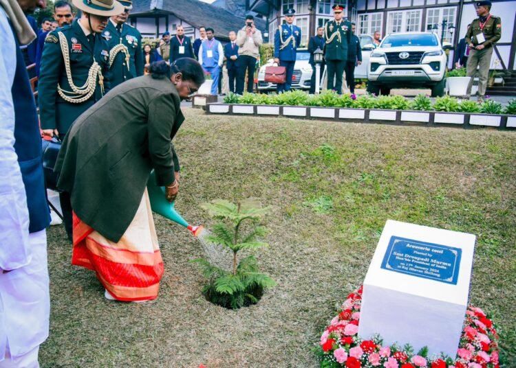 Poor weather keeps Prez stranded for 4 hrs in city