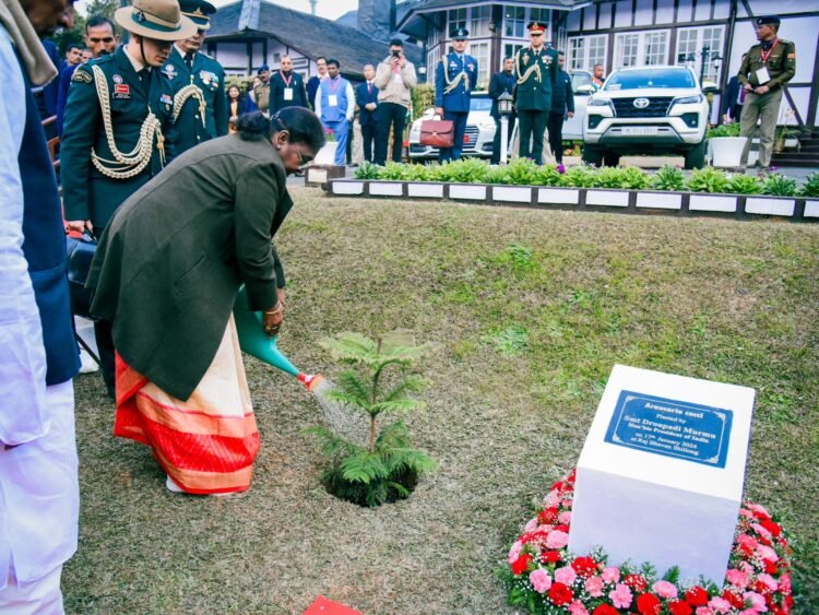 Poor weather keeps Prez stranded for 4 hrs in city