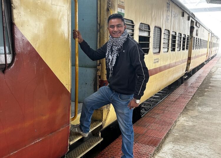 Popular RJ sparks debate after train ride