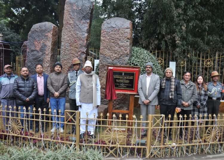 Monoliths unveiled at Raj Bhavan on Statehood Day