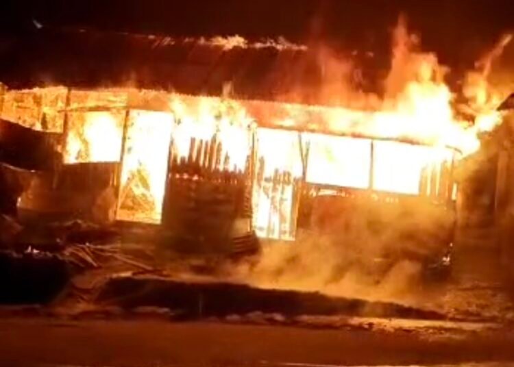 Fire breaks out at house in SWKH