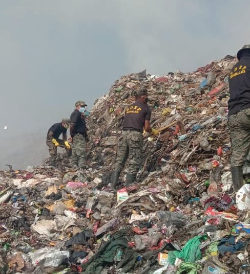 Man trapped under Marten waste yet to be located