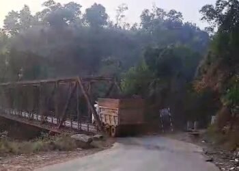 Villagers to act against ‘overloaded’ trucks on weak bridge