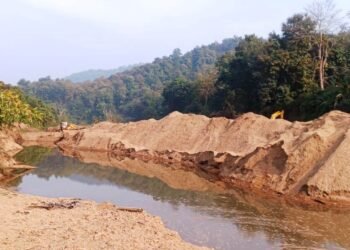 CM cites court rulings for strictures on sand, stone mining
