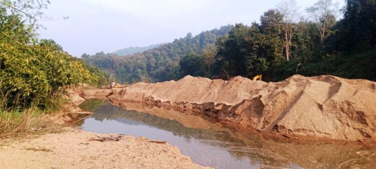 CM cites court rulings for strictures on sand, stone mining