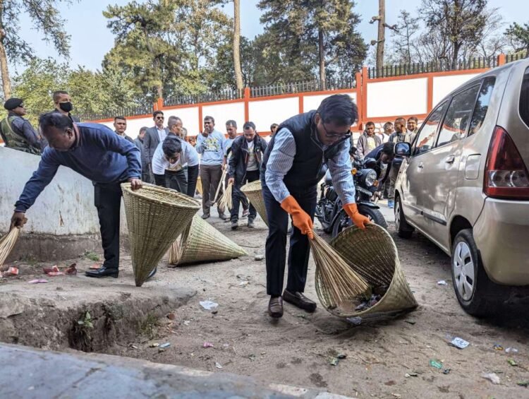 Govt to construct parking spaces to accommodate 700 vehicles