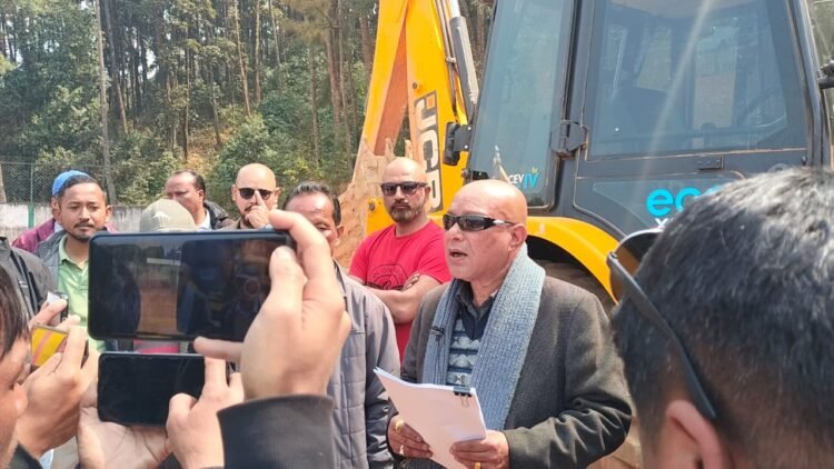 Sanbor inspects site for Madan Laban football ground