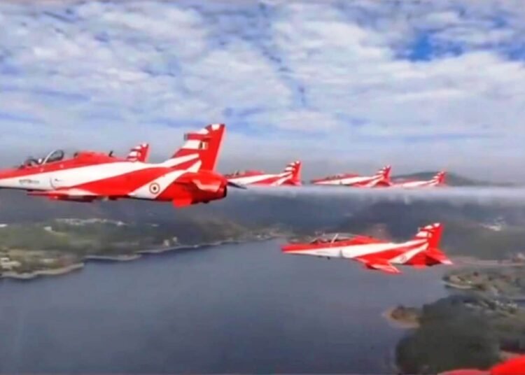 SOAR-INSPIRING: Air Force entralls with aerobatic team