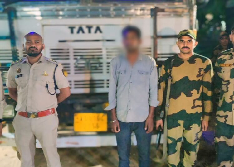 2 arrested for attempt to smuggle sugar