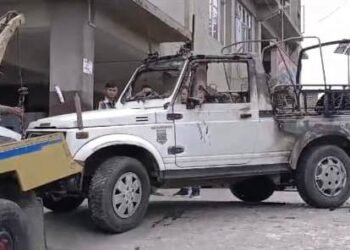 Miscreants throw petrol bomb at police gypsy in Mawlai