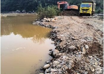 Complaint against ‘illegal’ mining of sand in EGH river