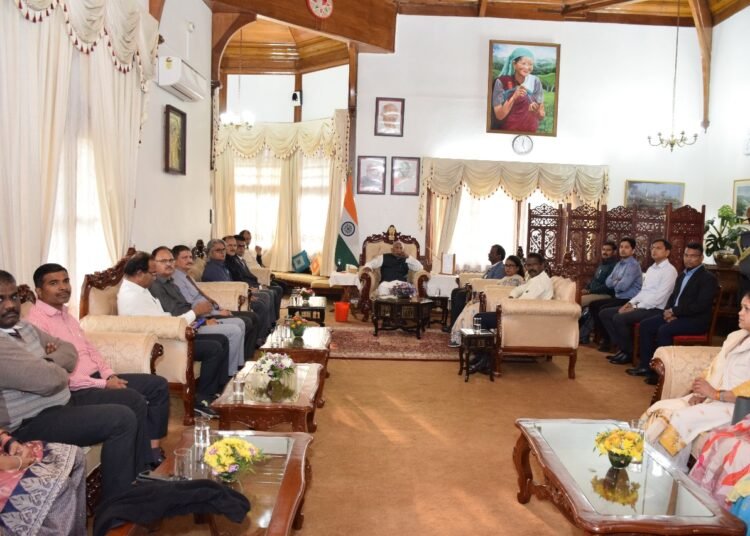 IFS officers meet with Guv