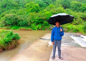 Teen rescues four children from drowning in Mawlangwir