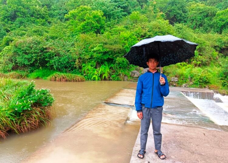 Teen rescues four children from drowning in Mawlangwir