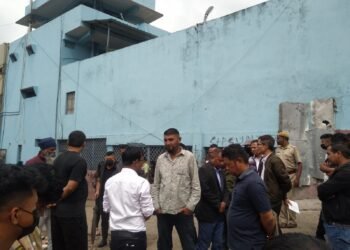 80 slum houses built on defence land in Lum Survey