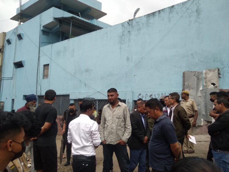 80 slum houses built on defence land in Lum Survey