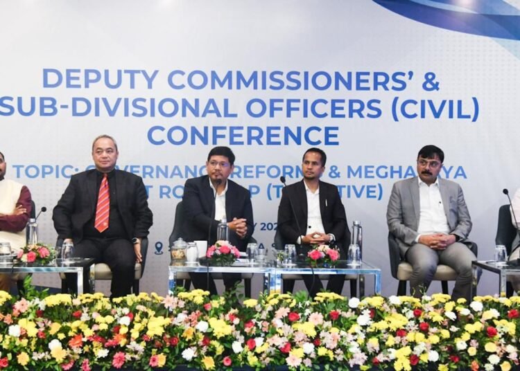 Put people first in every decision: CM to DCs & SDOs