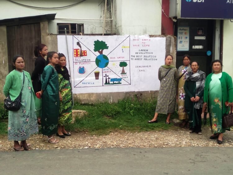 Women SHGs launch wall graffiti to highlight social issues