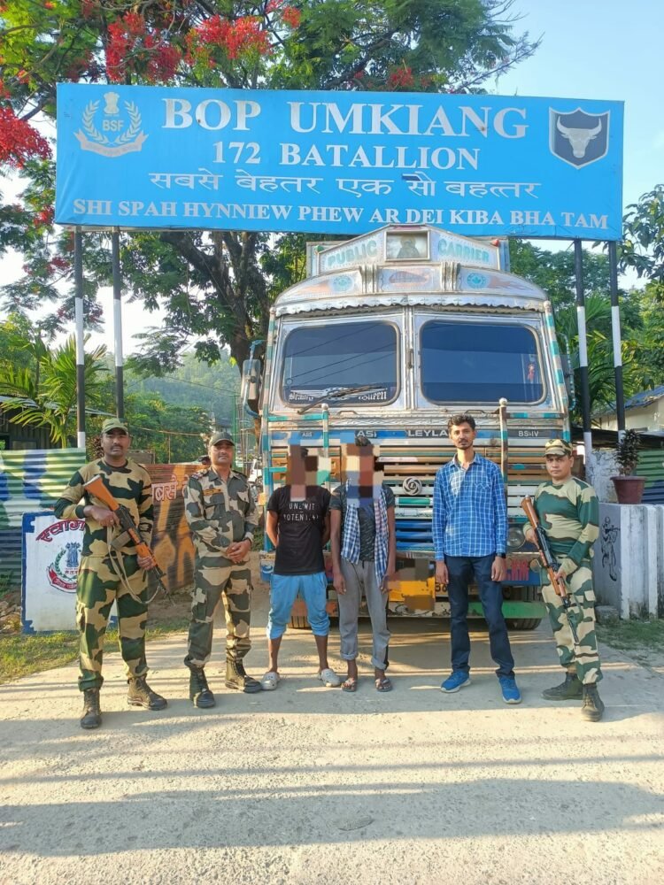 BSF foils smuggling attempt; 2 Indians held