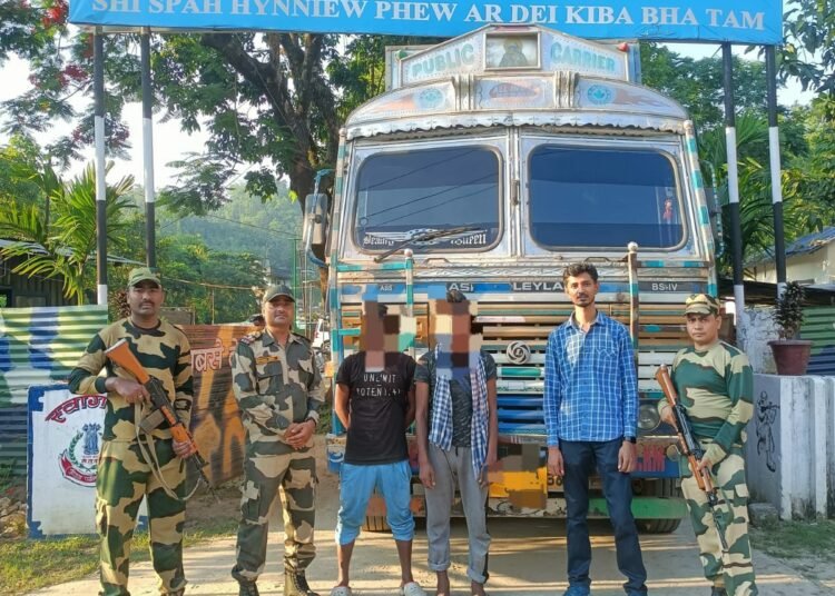 BSF foils smuggling attempt; 2 Indians held