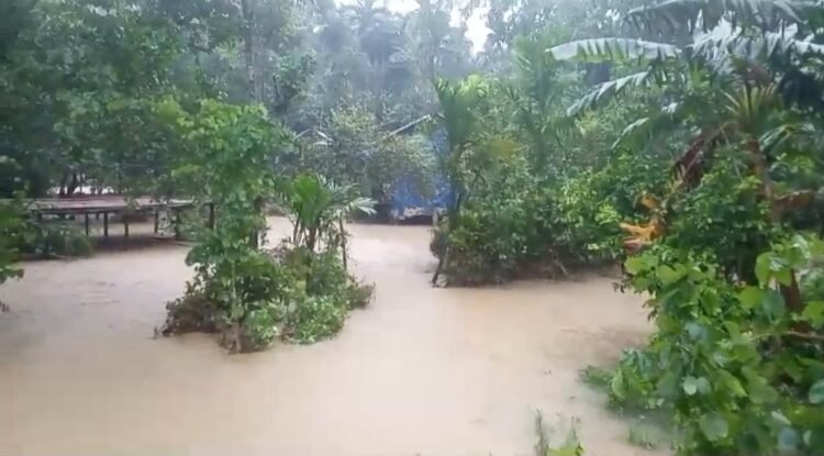 Rise in Huroi River water level alarms residents