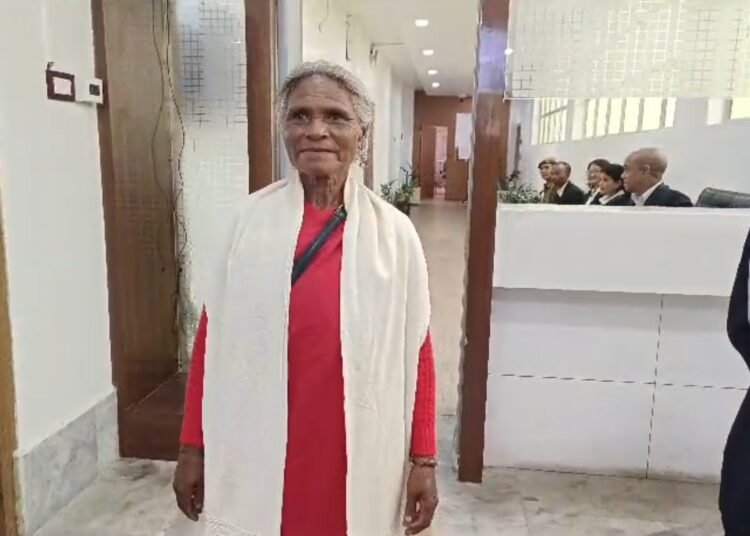 Govt promises to help 76-year-old Kmoin get to Australia for race