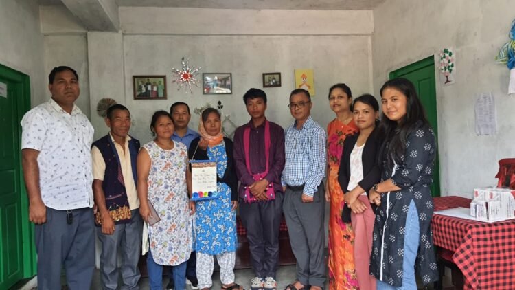 Woman reunited after schizophrenia forced separation from family