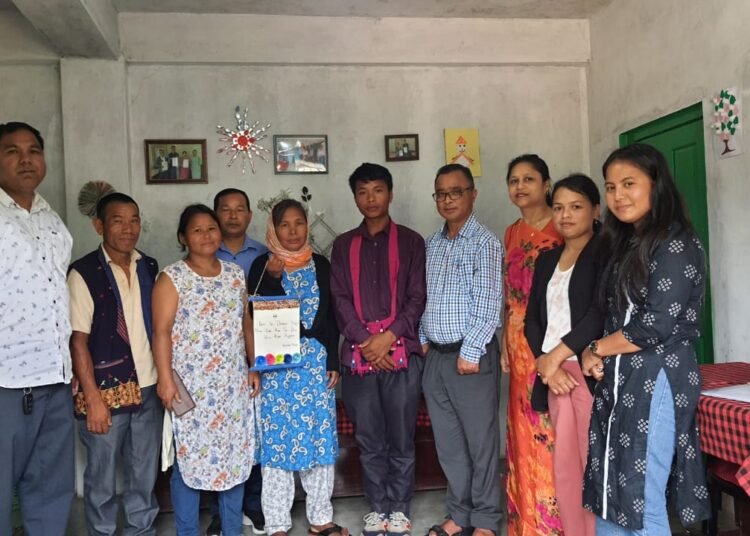 Woman reunited after schizophrenia forced separation from family