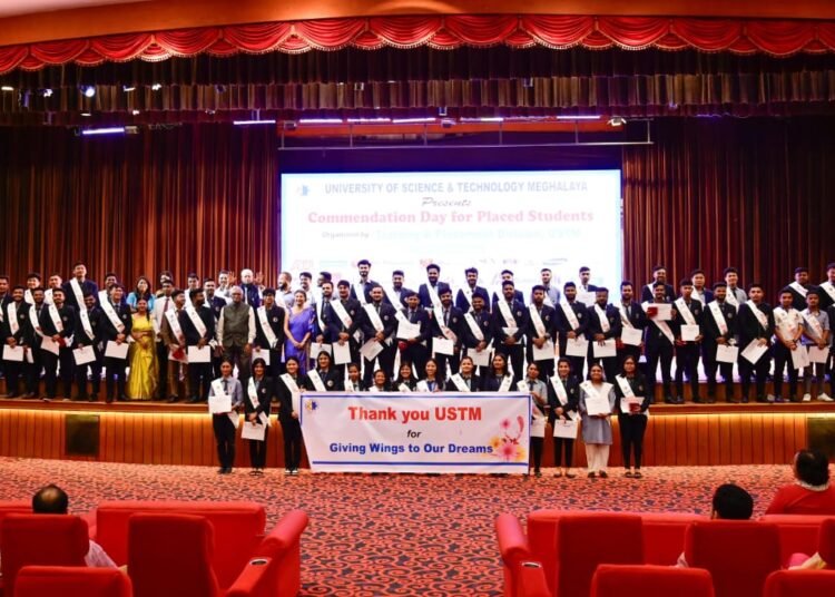 USTM observes Commendation Day for students entering workplace