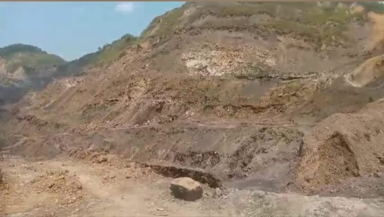 Bodies of 2 coal miners trapped in illegal mine found