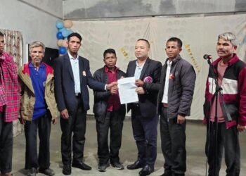 Mawkynrew MLA felicitates meritorious students