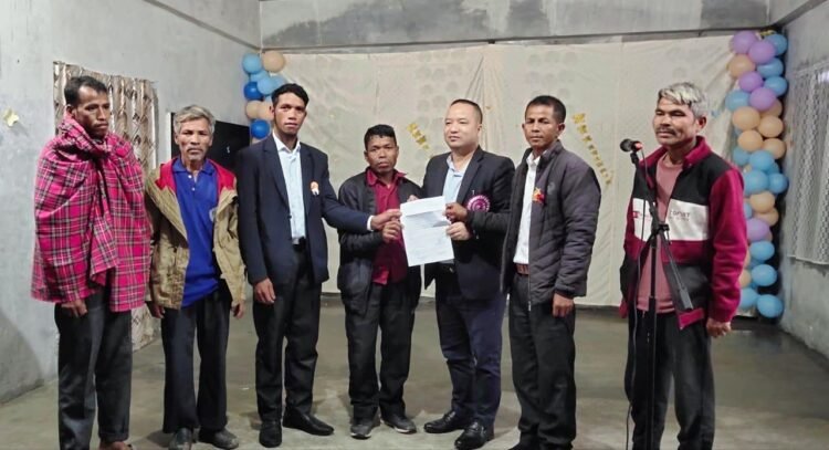 Mawkynrew MLA felicitates meritorious students