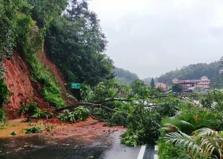 Landslide hits NH-6 in Ri Bhoi, no casualty reported