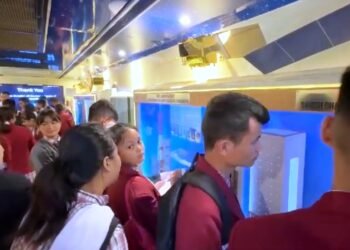 ‘Space on Wheels’ exhibit attracts students on National Space Day