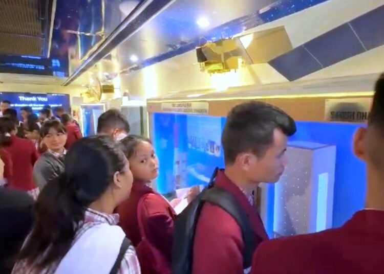 ‘Space on Wheels’ exhibit attracts students on National Space Day