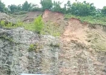 Landslide buries petrol pump on NH-6