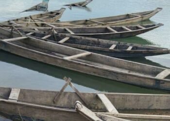 BSF seizes Bangladeshi boats on international border